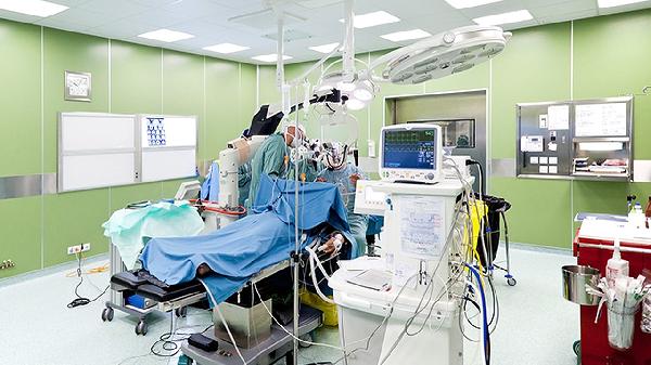 胃癌全切除进去手术室9个小时了怎么回事，怎么办