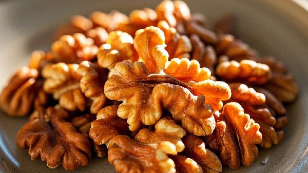 如何剥核桃仁的皮