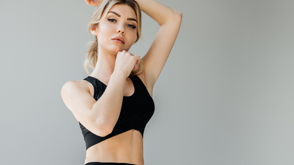 99%女生都没发现：胸越小，穿这些越撩人，比大胸还惊艳！
