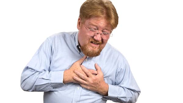 呼吸时右侧肋骨里面疼是什么原因