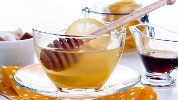 爱吃油腻食物？不爱喝水？这些小习惯或会对肠胃造成危害