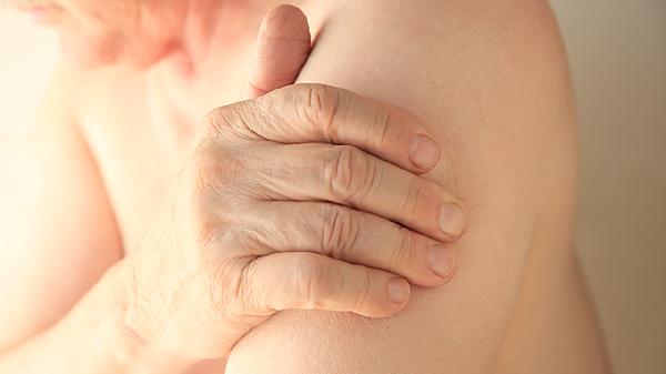 右手抬起来手臂很痛是什么原因
