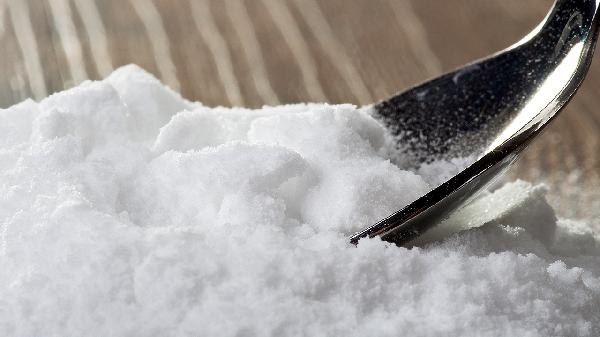 小苏打洗杯子用热水还是冷水