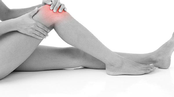 膝盖最开始只是弹响，后来变疼痛怎么回事