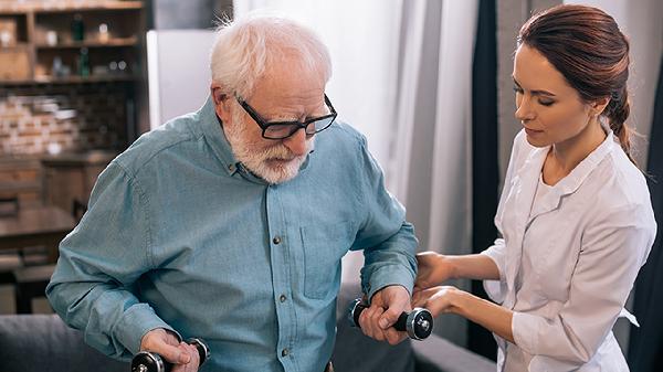 80歲的老人能不能種牙