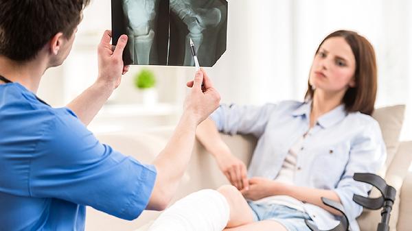 80多歲老人可以種牙嗎