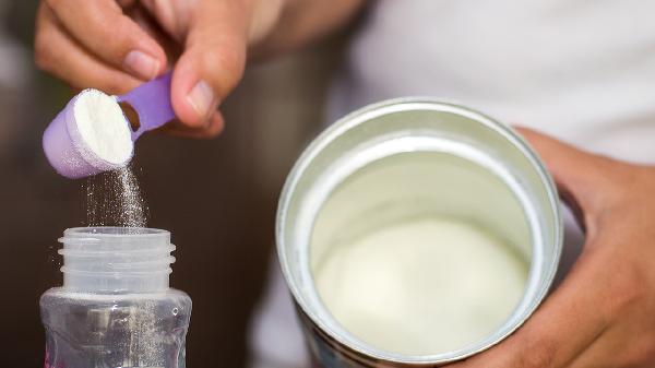 嬰兒不吃奶粉母乳又不夠吃怎么治療