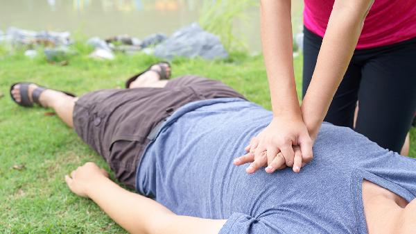 差点溺水怎么克服恐惧心理