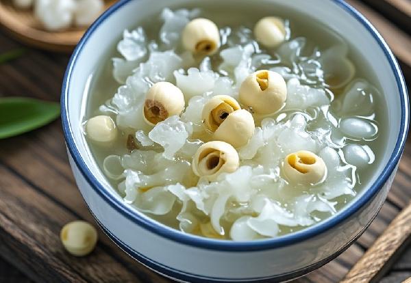 如何用电饭煲做银耳莲子羹