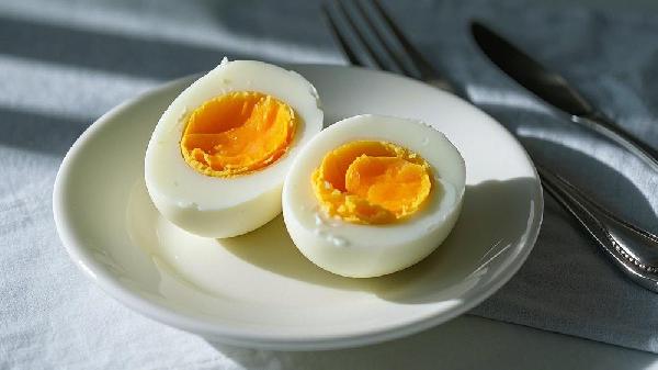 水煮蛋不好剥壳是什么原因