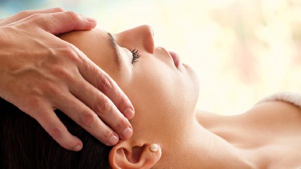 如何按摩丰胸立即见效