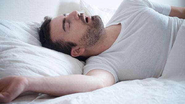 成年男人夜里磨牙怎么治 睡觉磨牙一招搞定