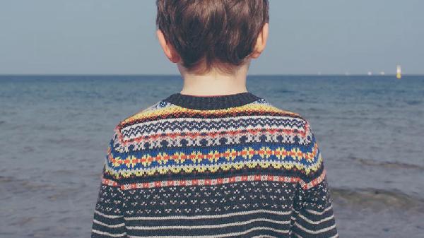 如何清除家中的异味儿童衣服