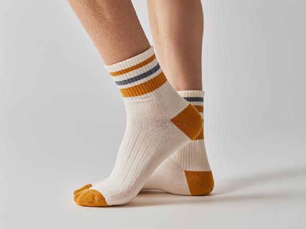 白袜子怎么能不变黄 如何让白袜子变白