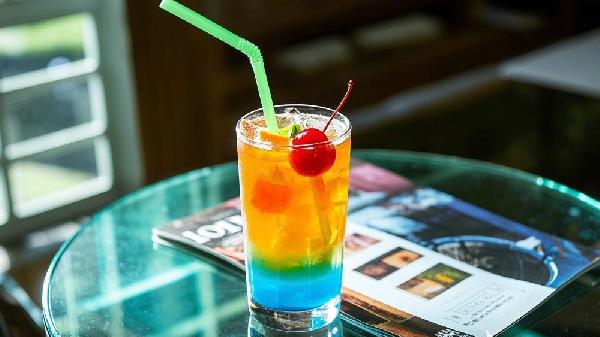 rio鸡尾酒瓶盖怎么开