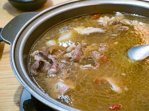 羊汤上上面的一层油能用吗