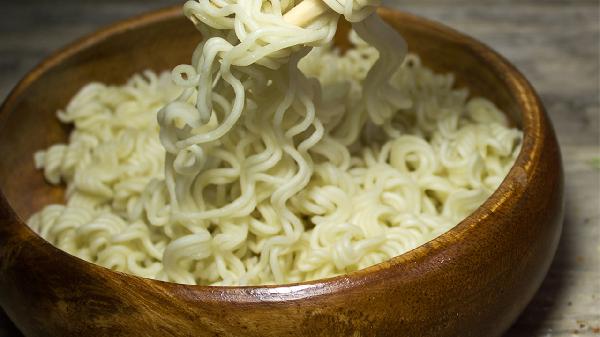 差一口泡面都不行是谁