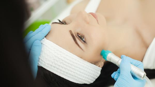 按摩头发能让头发长长吗