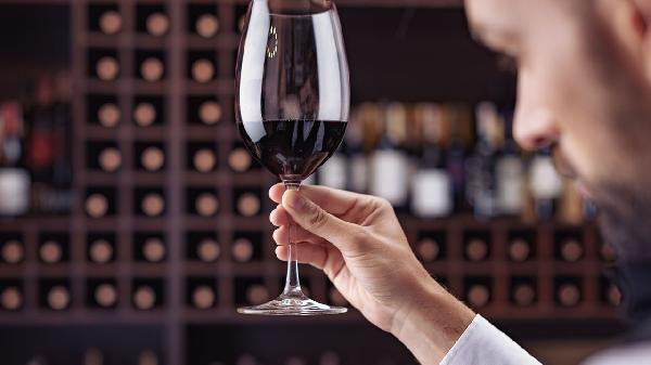 晚上喝红酒有什么好处