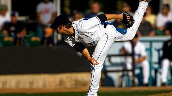 棒球服皮袖掉皮怎么修复