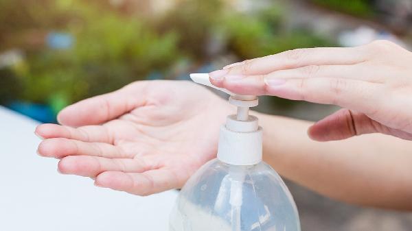 闭口粉刺适合的护肤品