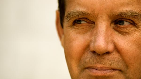 拔眉毛会让毛孔变大吗 眉毛拔了会长吗