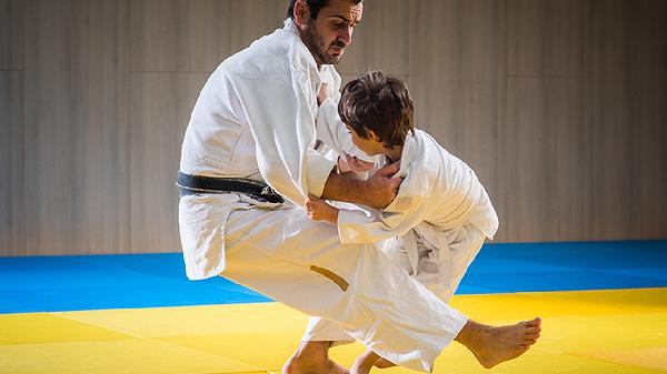 孩子上体育课肌肉拉伤怎么办