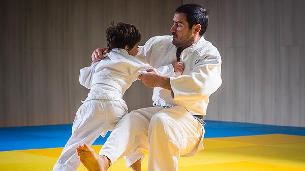 孩子上体育课肌肉拉伤怎么办