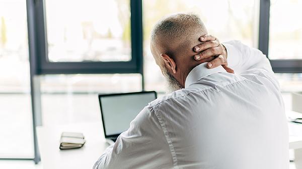 头往左转颈部左侧就痛怎么回事，怎么办