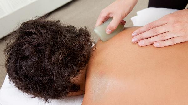 右手手背一根筋感觉疼怎么办