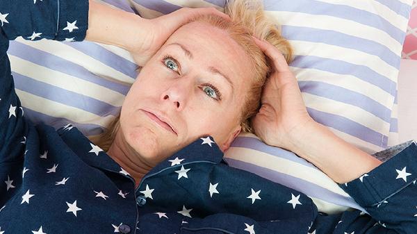 早晨醒来头疼恶心怎么回事