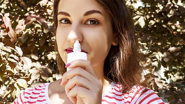 脸上起皮、干燥、紧绷和刺痛怎么办