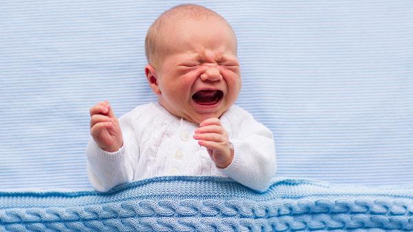 孩子一遇到事情就哭该怎么教育