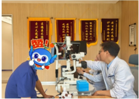 段虎成院长为糖尿病患者定制白内障手术方案，患者从 “视物如隔雾” 到视力 1.0：