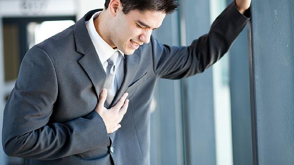 胸腔肿瘤是良性的吗,怎么治疗