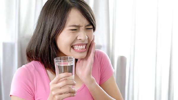 牙周刮治几个月之后有轻微麻木感