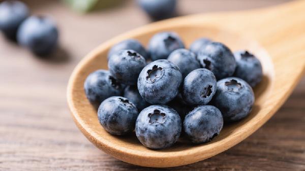 调查发现:经常吃蓝莓的人,用不了多久,关节或出现这4个变化