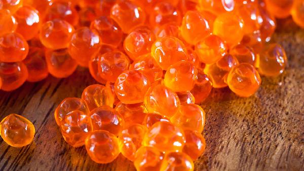 小鱼刺刺入舌根还能排出来吗