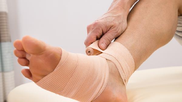 下地走路脚后跟痛，走一会儿后缓解