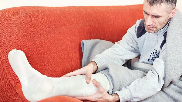 小腿骨折手术后一个月怎么锻炼