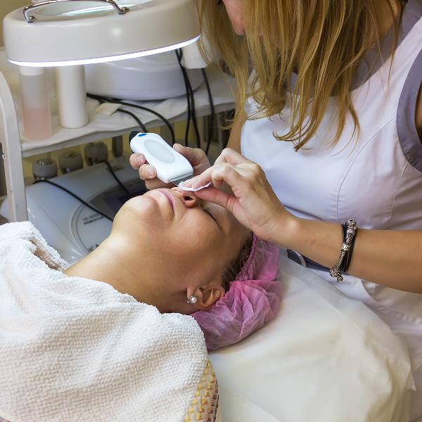 特别多的黑头,毛孔也特别大怎么办