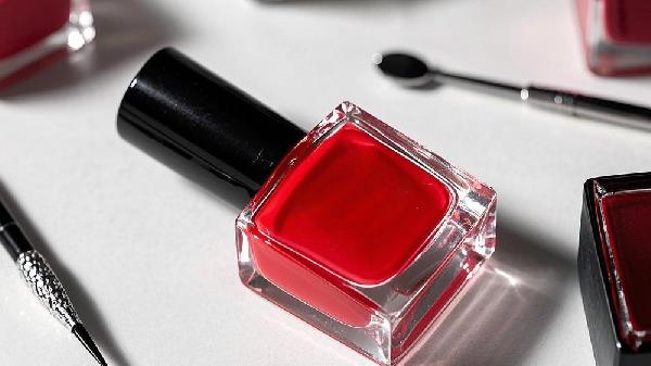 指甲油味道闻多了会中毒吗