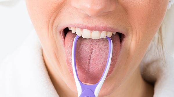 舌面感觉有裂纹的痛是怎么回事