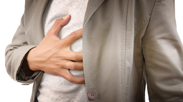 胸腔右侧肋骨下面疼痛怎么回事