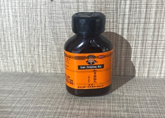 暑假出游担心水土不服？提前备好和胃整肠丸以防胃痛肚子痛