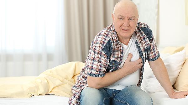 70岁老人一坐就困怎么回事