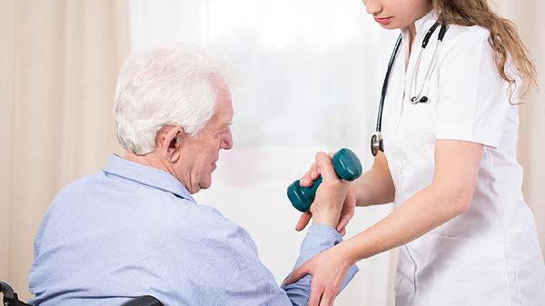 老人游泳有什么好处 老人游泳的7个好处告诉你