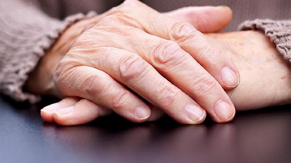 老年退行性漆关节炎的症状有哪些