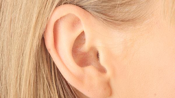 耳朵耳垂后面有个软包怎么治疗