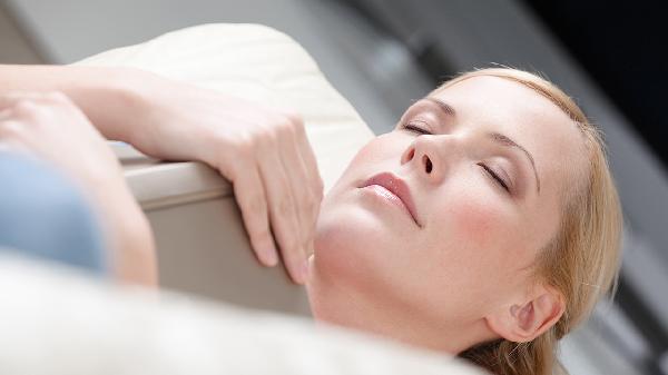 白带里有红血丝是怎么回事啊